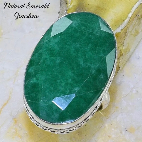 Natural Emerald Gemstone Handmade Minimalist Ring - Picture 3 of 4